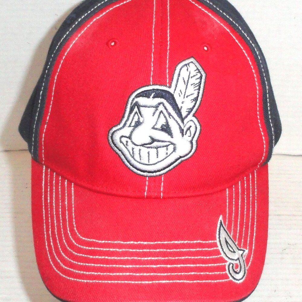 Fan Favorite Cleveland Indians Unisex Hook & Loop Adjustable Hat with Flaws READ